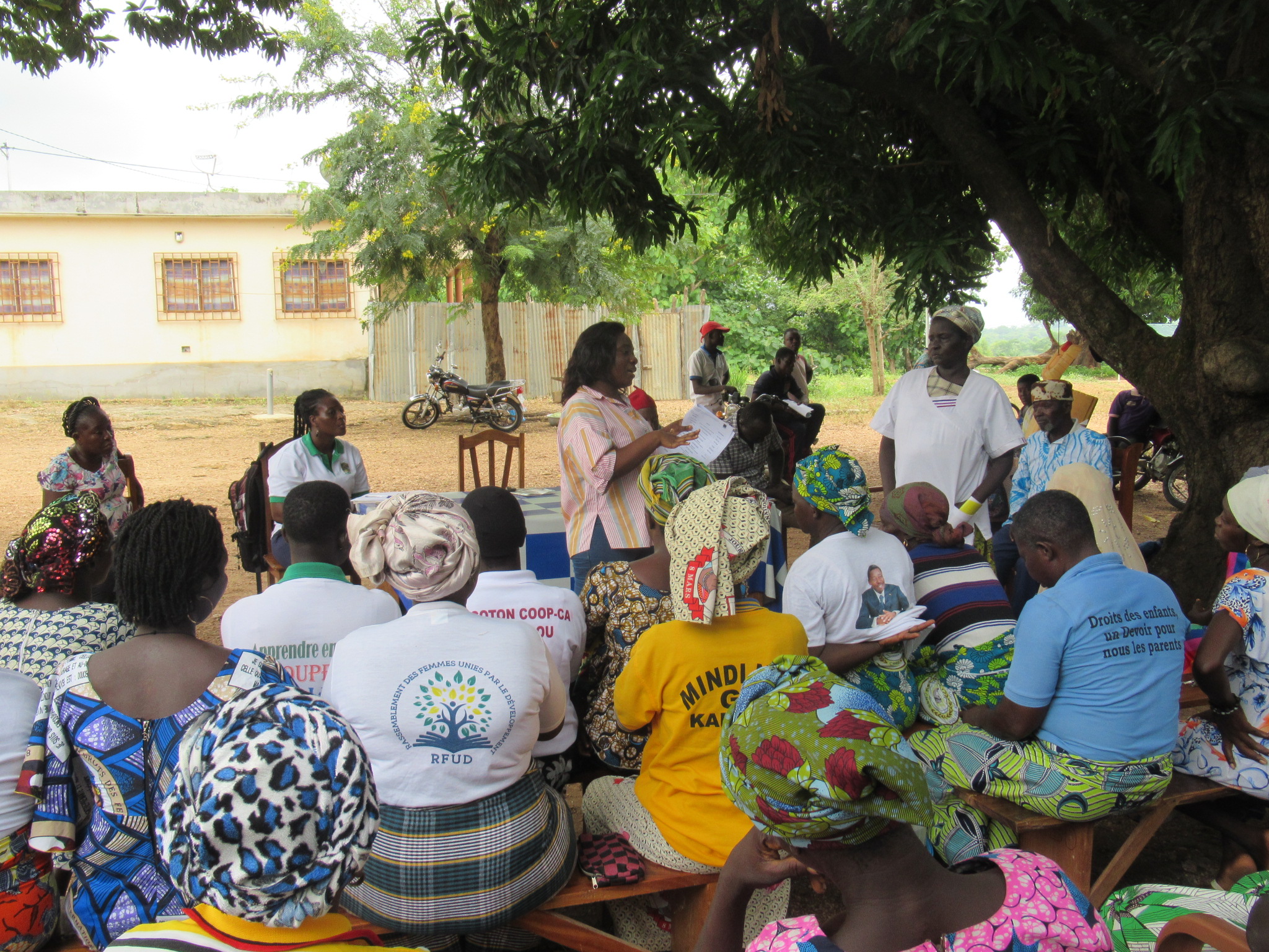 Sensibilisation sur l'hygiène menstruelle à Kadjalla