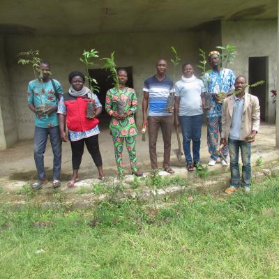 Mise En Terre Des Plan Au Centre Communautaire Du Canton Dalloum